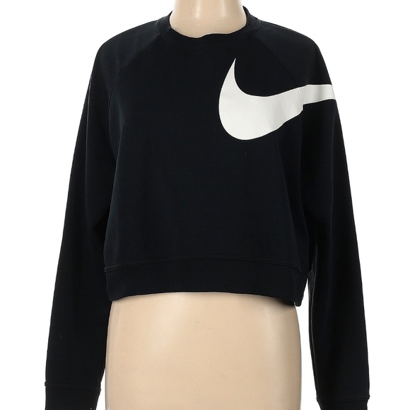 Nike Tops - Nike cropped sweatshirt
